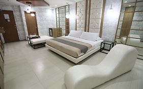 Victoria Court North Edsa